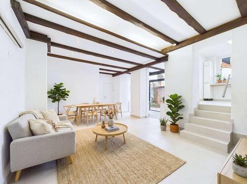 Foto - Neu sanierte Dreizimmerwohnung - 1.600,00&nbsp;EUR Kaltmiete, ca.&nbsp; 106,00&nbsp;m&sup2;