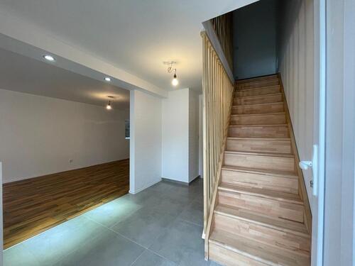 Foto - EFH, 5 ZKB, 140qm ,2 Bäder , 2 Parkplätze zu vermieten