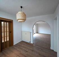 Großzügige 3+1-Zi.-Wohnung (ca. 96 m²) mit Atelier & Westbalkon - Ismaning
