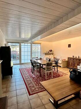 Foto - Haus zur vermite - 1.400,00&nbsp;EUR Kaltmiete, ca.&nbsp; 250,00&nbsp;m&sup2;