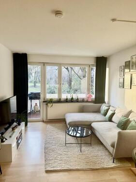 Foto - Großzügige 2-Zimmer Wohnung mit Küche und Balkon ins Grüne