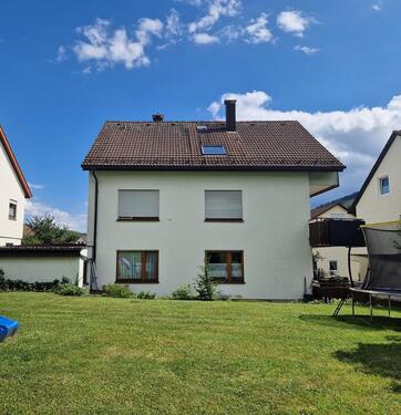 Foto - Sonnige, renovierte 3,5-Zimmer DG-Wohnung in zentraler Lage