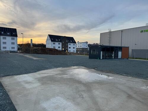 Foto - Stellplatz umzäunt direkt in Gießen