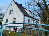 Foto - Einfamilienhaus mit zwei abgeschlossenen Wohneinheiten