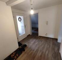 Helle 3,5 Zimmer-DG mit Einbauküche - Tettau