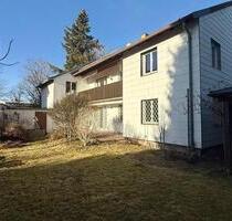 Großzügige 5-Zimmer-Wohnung im Erdgeschos eines Zweiparteinhauses - München Hadern