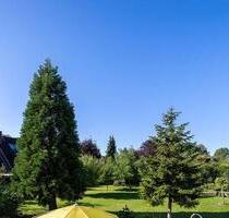 Ca. 160 QM große 3 Zimmer -Wohnung mit traumhaften Garten, Doppelgarage, neues Bad u. Küche, Kamin - Scharbeutz