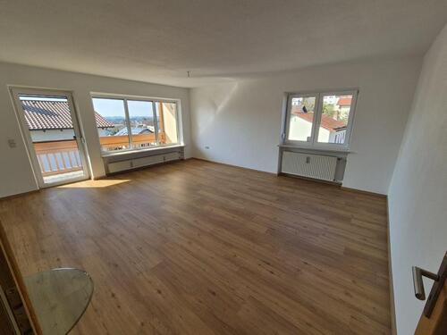 Foto - renovierte 3-Zimmer Wohnung, 130m² zzgl. Terrasse & 600m² Garten