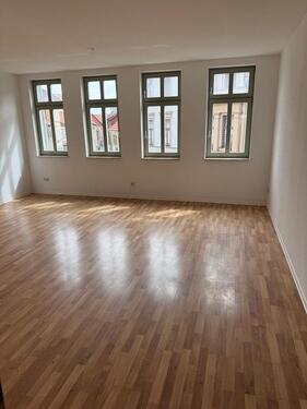 Foto - Große 3-Zimmer-Wohnung mit Balkon