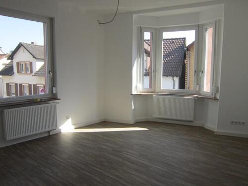 Foto - Aschaffenburg Damm 1.OG 3 Zimmer Wohnung, Balkon, Altbau,