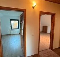 Zwei-Zimmer-Wohnung in ruhiger Lage - Brühl Zwei-Zimmer-Wohnung in ruhiger Lage - Brühl