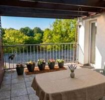 Provisionsfrei: Großzügige zweistöckige Wohnung mit Dachterrasse - Bremen Osterholz