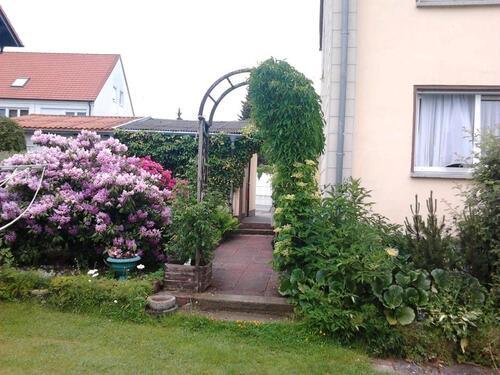 Foto - 3 Zimmer Küche, Bad,,Garage, Garten, Terrasse, Keller in Hof