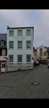 Foto - Zimmer mit eigenem Bad in ehemaligem Hotel zu vermieten