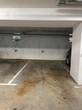 Foto - Tiefgarage Stellplatz - 80,00&nbsp;EUR Miete,