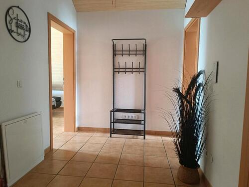 Foto - Helle, möblierte Dachgeschosswohnung in Mainz-Kostheim