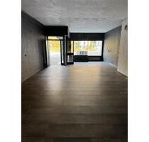 Zur Vermietung steht Ein großes Ladenlokal - Essen Stadtkern