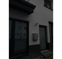 Mädels WG Zimmer - 490,00&nbsp;EUR Kaltmiete, ca.&nbsp; 90,00&nbsp;m&sup2; in Gießen (PLZ: 35390)