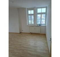 schöne helle 2-Raumwohnung mit Aufzug und Parkplatz - Großschirma