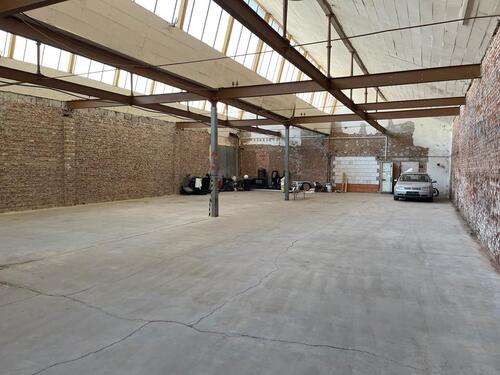 Foto - AbstellplatzSchrauberplatz in großer Halle - Wohnmobil, Lager