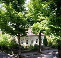 Historische Landvilla mit Remise (Denkmalgeschützt) - Berlin Neukölln