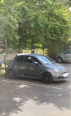 Foto - Parkplatz zu vermieten - 60,00 EUR Miete,