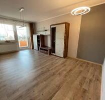 Ruhig gelegene 2,5 Zimmere Wohnung mit EBK, Balkon Tageslichtbad - Lichtenstein (Sachsen)