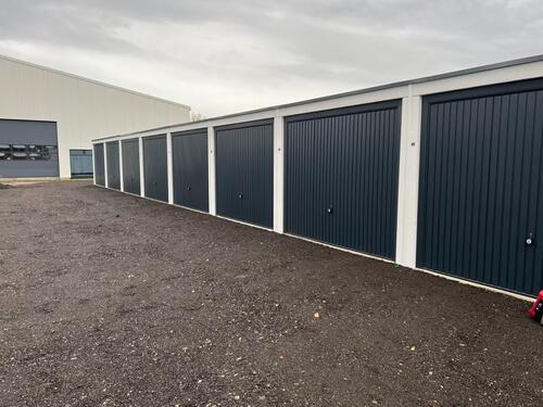 Foto - Garage in Coswig Neusörnewitz mit Strom Wasser Kamera Vermietung