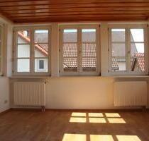Großzügige 5-Zimmer-Wohnung mit Balkon, Garten und Garage - Mindelheim
