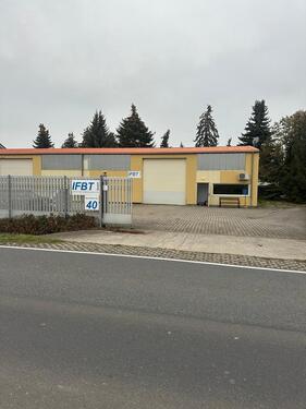 Foto - Gewerbeobjekt Threna mit Halle & Nebengebäude & Außenfläche