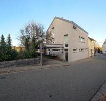 Modernes Haus mit Carport in Steinwenden