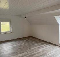 2 Zimmer Dachwohnung Klimaanlage Fußbodenheizung - Goldkronach