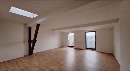 Foto - Helle DG-3-Raumwohnung mit EBKBalkon südl Innenstadt