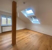 Modernisierte Dachwohnung - 3 Zimmer - Sinzing