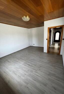 Foto - 9 Zimmer Einfamilienhaus zur Miete in Lauter