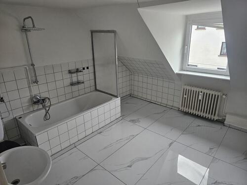 Foto - Ab sofort 3 Zimmer Dachgeschosswohnung zu vermieten!