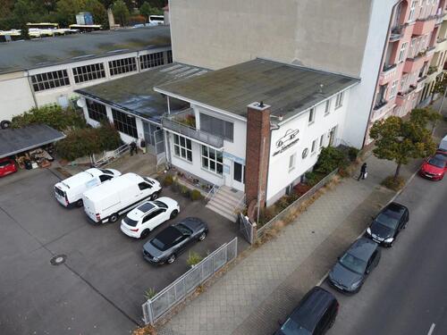 Foto - Werkstatt mit Büro und Nebenräumen