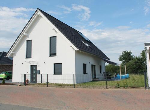 Foto - Neuwertiges EFH am Feldrand – ruhig & sofort verfügbar