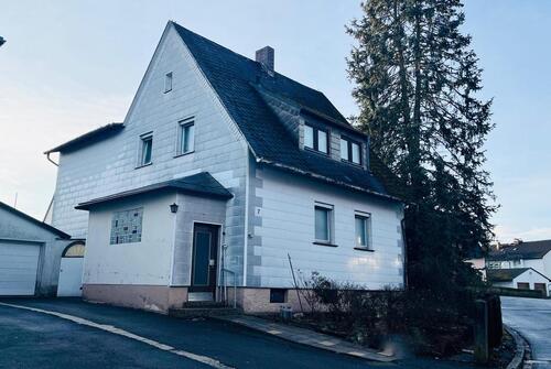 Foto - Freistehendes Ein- Zweifamilienhaus - ohne Provision