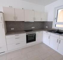 Schöne 2-Zimmer-Wohnung mit Küche und Balkon in Deggendorf