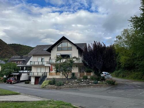 Foto - Helle 3-Zimmer Dachgeschosswohnung in Ernst mit Stellplatz