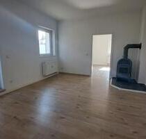 Einladende 2-Zimmer-Gartenwohnung mit modernem Ofen in Zeitz-Forststraße