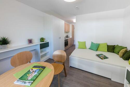 Foto - Möblierte Komfort-Apartments mit Balkon 'Main Atrium' Offenbach -
