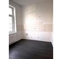 Frisch renoviert mit Wannenbad und geräumiger Küche - Magdeburg Alte Neustadt