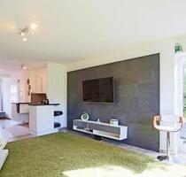 Stilvolle, voll möblierte 2 Zimmer Wohnung mit Balkon, Parkplatz - Lemförde