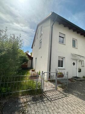 Foto - Doppelhaushälfte zur Miete - 2.700,00 EUR Kaltmiete,