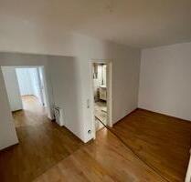 Schöne 4 Zimmer Wohnung in Flörsheim Zu Vermieten - Flörsheim am Main