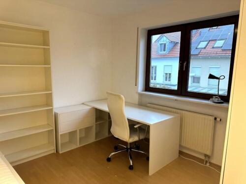 Foto - Nette Studenten-WG an der U6 (mit privatem Badezimmer)