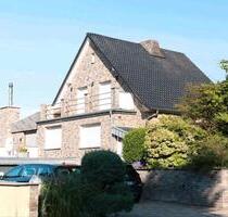 Einfamilienhaus mit großem Grundstück - Übach-Palenberg