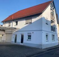 3-Fam.-Haus gute Ausstattung mit Garagen in Gründau-Rothenbergen.